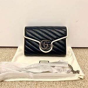 Brand New Authentic Gucci Marmont Wallet On Chain
